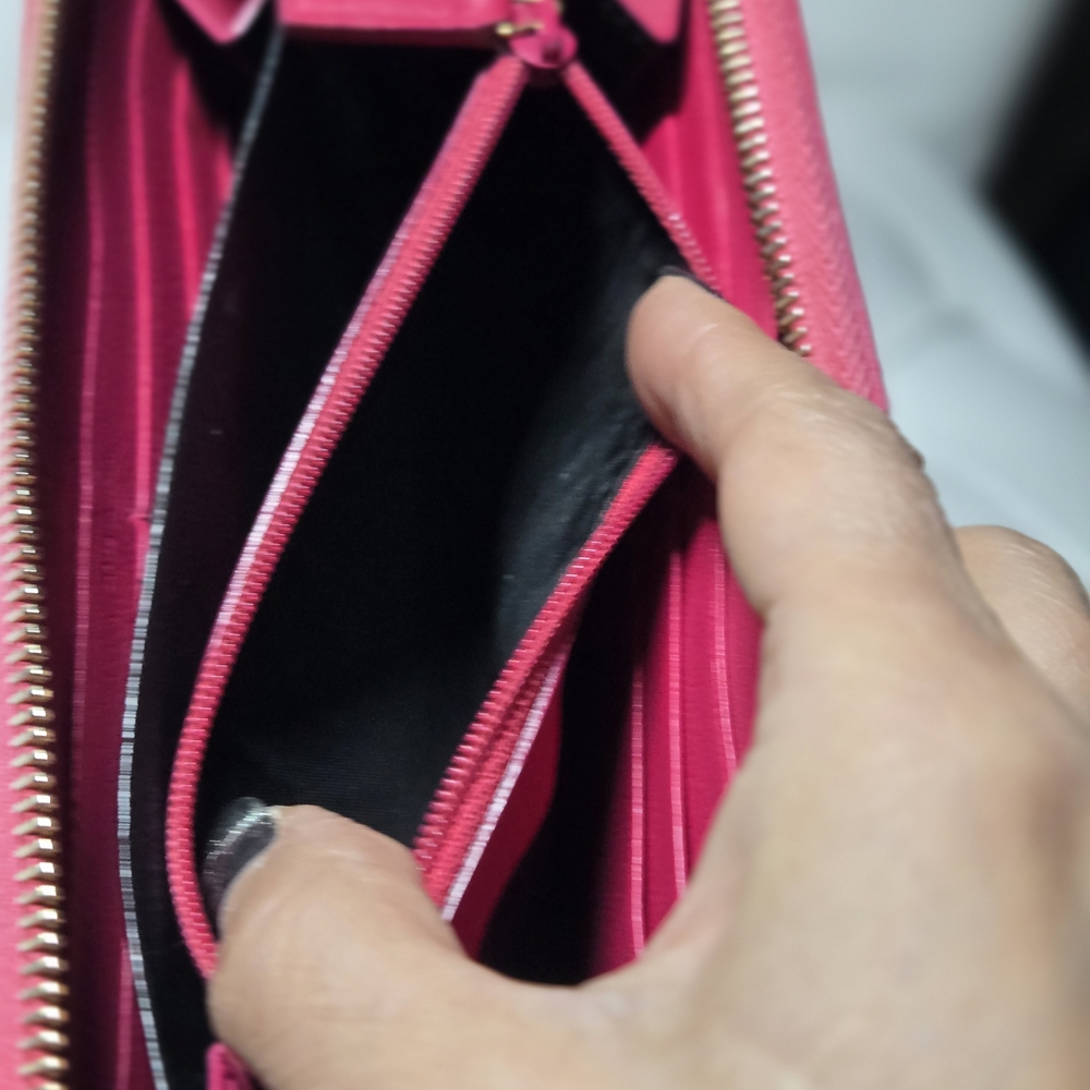 Yves Saint Laurent Pink Leather wallet. Very good condition - Picture 10 of 10